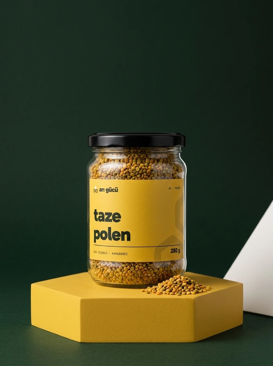 Arı Gücü taze polen, 250 g kavanoz, sarı altıgen kaide, koyu yeşil fon